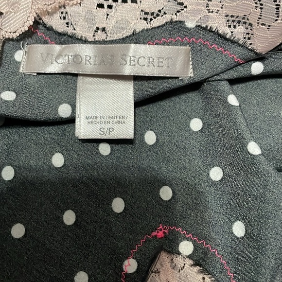 Victoria’s Secret Slip Dress Polka Dots Size Small
Silky Lace Dress - Picture 9 of 12